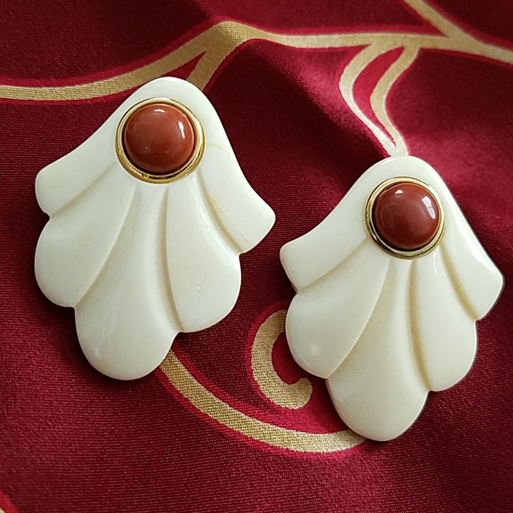 VINTAGE IVORY EARRING JACKETS & STUDS